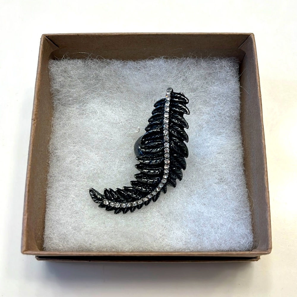 Costume Jewelry Feather Ring - Picture 2 of 6